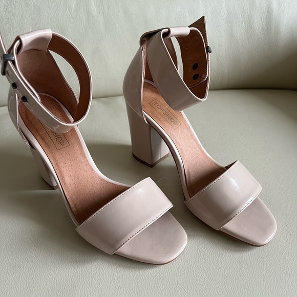 Topshop Patent Leather Cream Sandal Size 38 - Picture 1 of 5